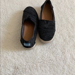 Toms ladies shoes 6.5 dark grey